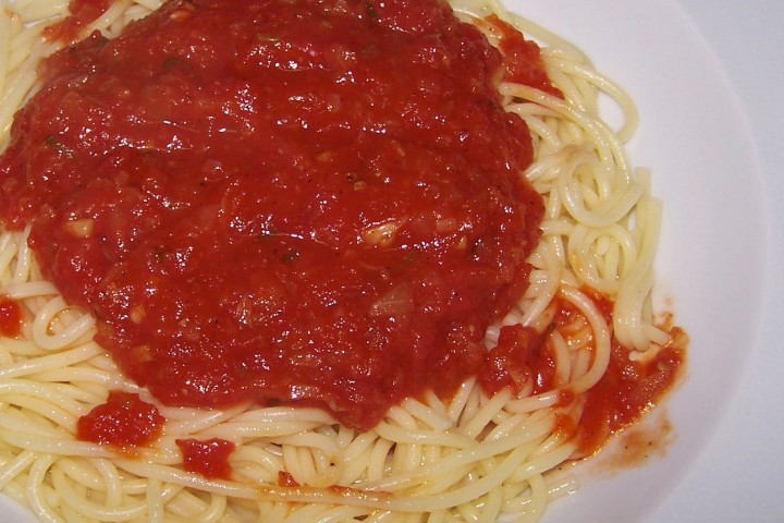 domates soslu spaghetti